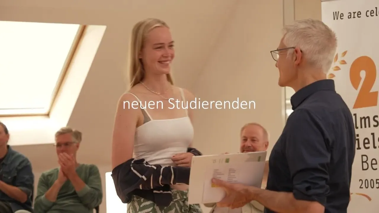 Videostill: Neue Räume 2025 – Rundgang durch die Otto-Suhr-Allee